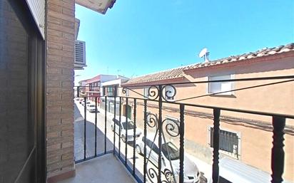 Außenansicht von Wohnung zum verkauf in Daimiel mit Terrasse, Abstellraum und Balkon