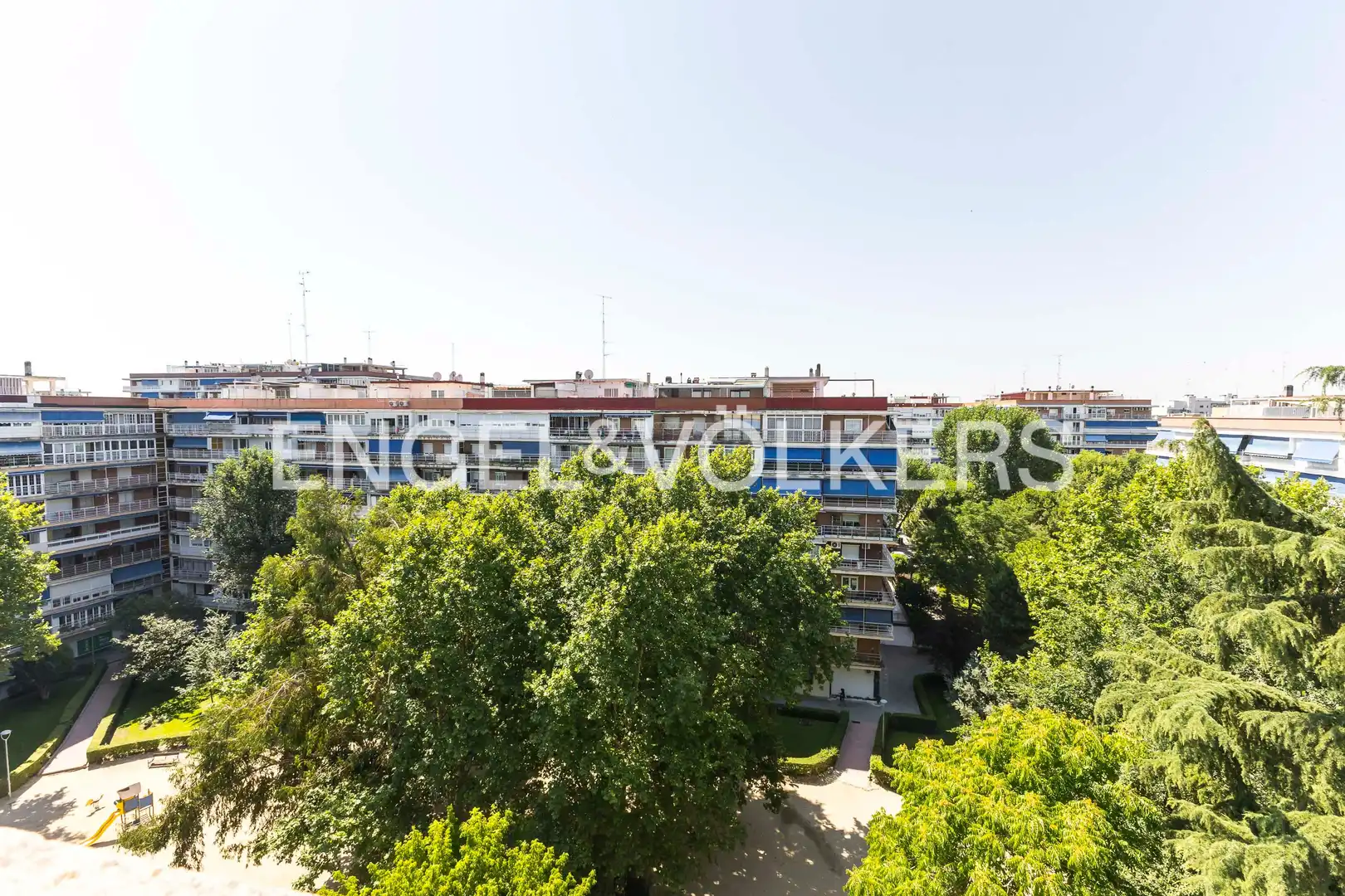 Vista exterior de Ático en venta en Móstoles con Calefacción y Terraza