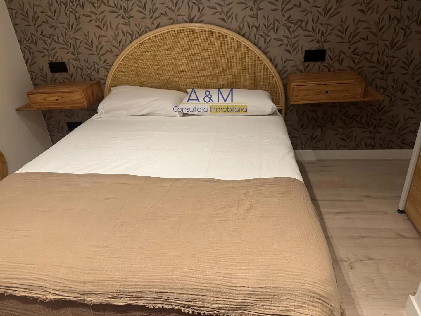 Schlafzimmer von Wohnungen zur Miete in Valladolid mit Heizung, Parkett und Möbliert