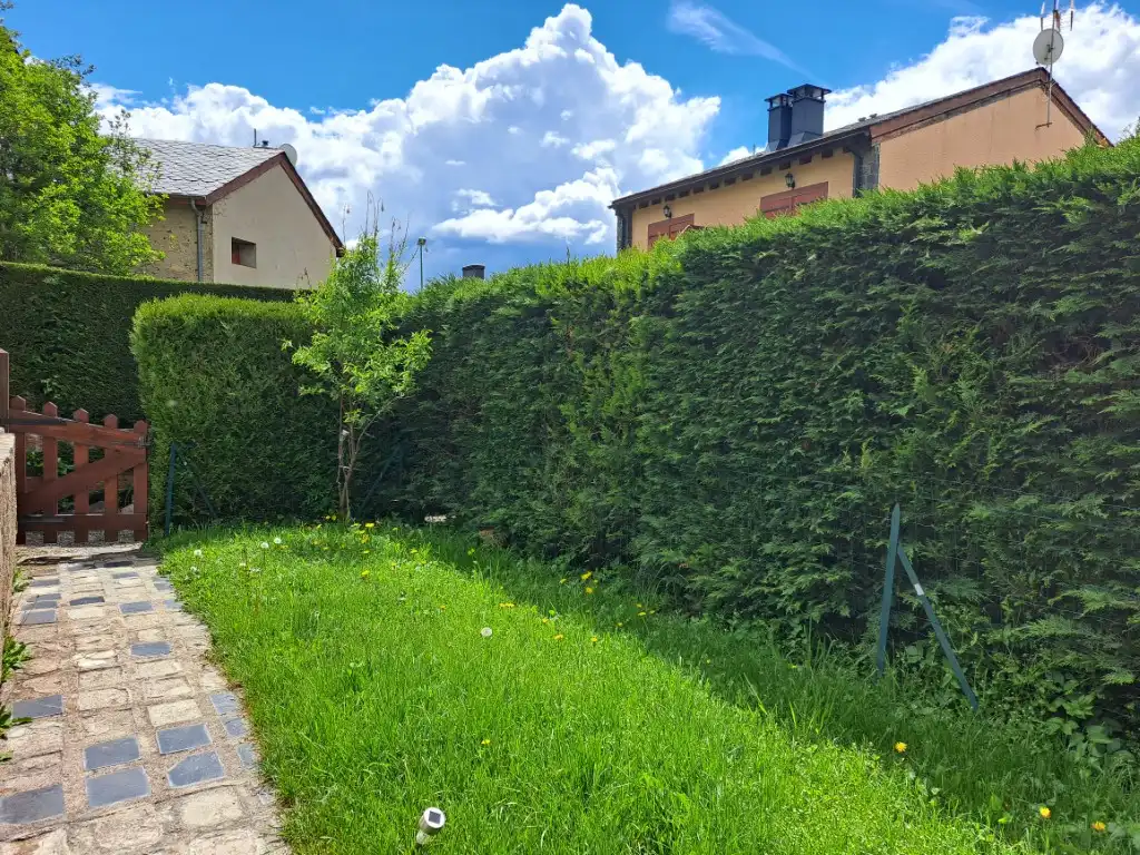 Einfamilien-Reihenhaus zur Miete in N-152, 171, Puigcerdà