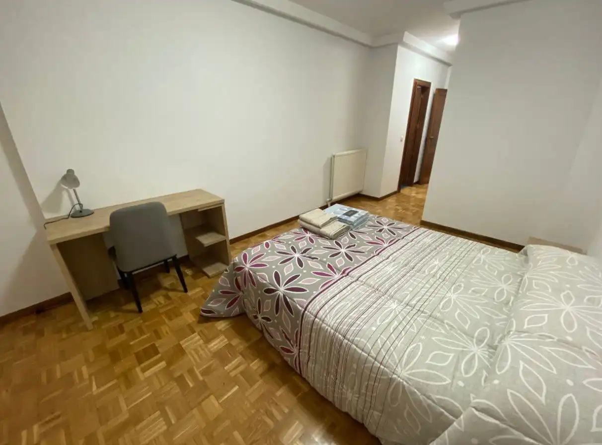 Habitación de Piso de alquiler en Palencia con Calefacción, Parquet y Amueblado