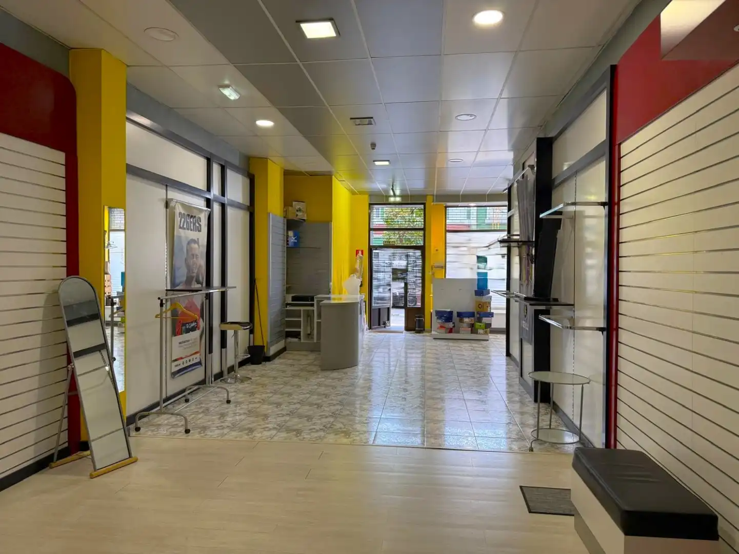 Business premises to rent in Avilés - calle Palacio Valdés