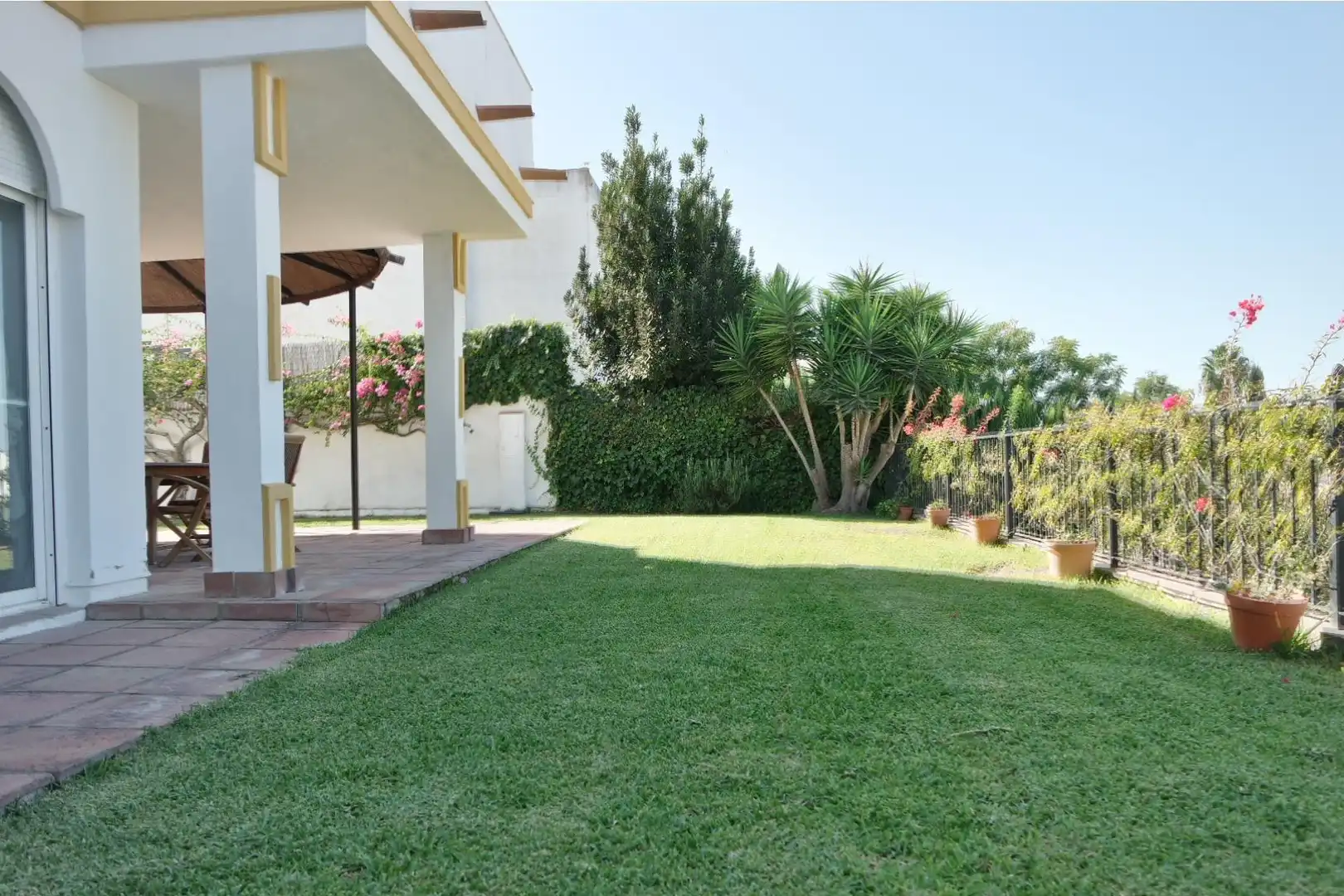 Garten von Haus zum Verkauf in Sanlúcar de Barrameda mit Klimaanlage, Heizung und Privatgarten
