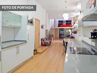 Bedroom of Duplex for sale in  Madrid Capital