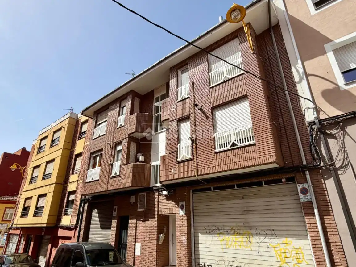 Exterior view of Flat for sale in León Capital   with Heating and Parquet flooring