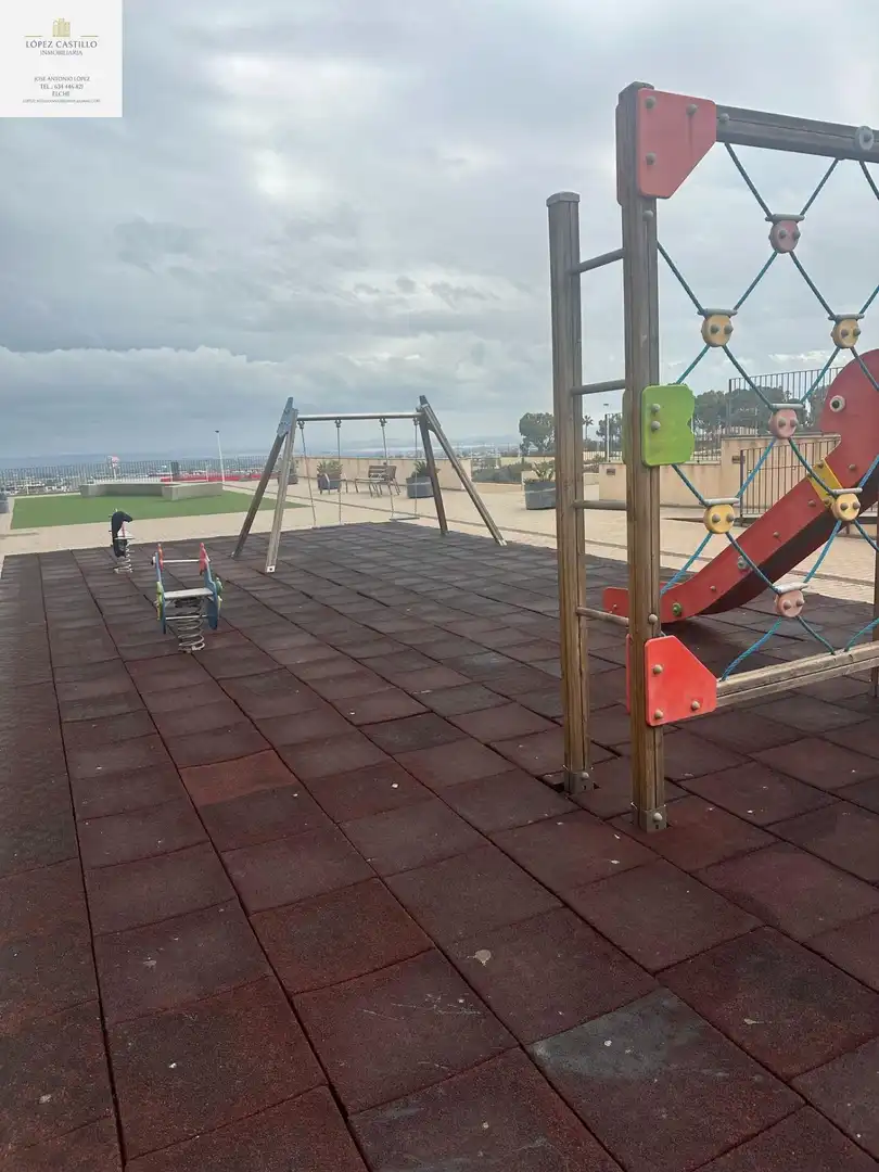 Terrassa de Pis en venda en Crevillent amb Piscina comunitària