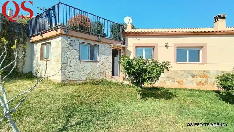 Vista exterior de Casa o xalet en venda en Tordera amb Calefacció, Jardí privat i Terrassa