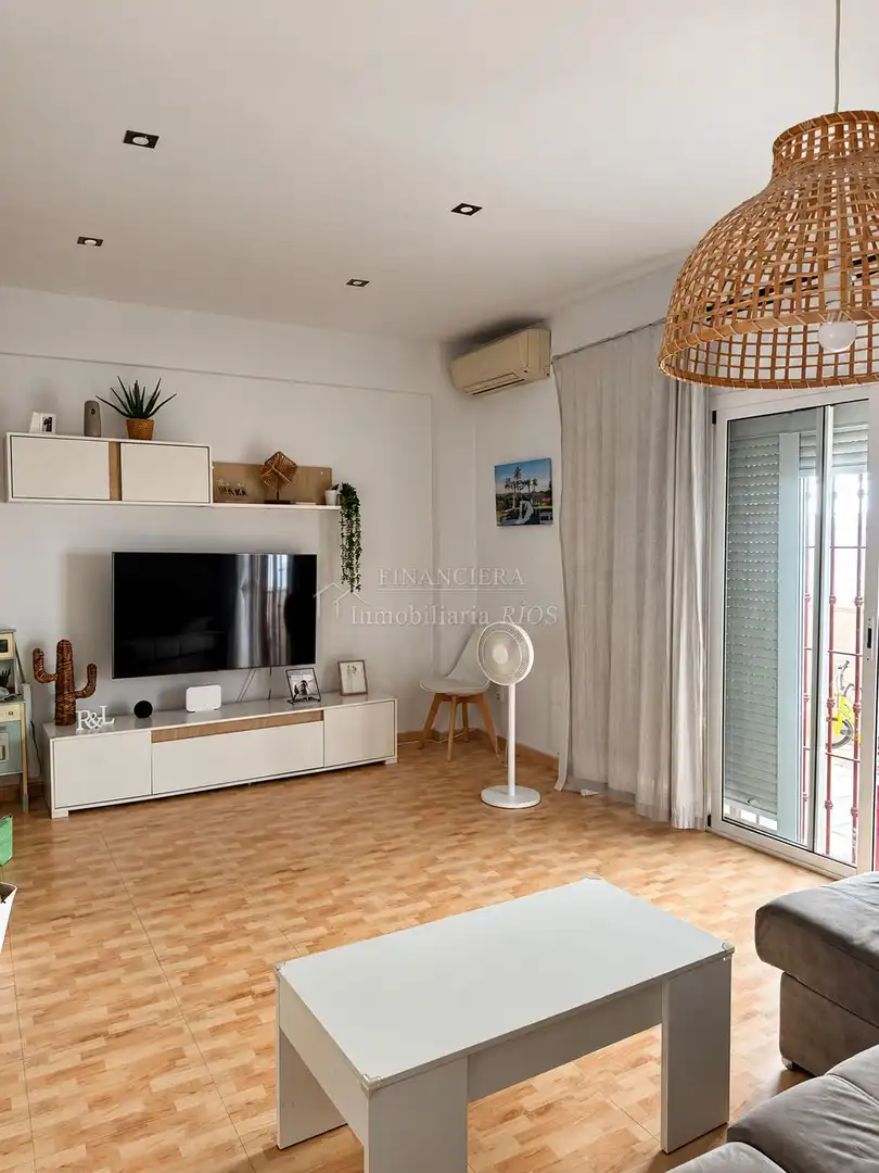 Sala d'estar de Casa o xalet en venda en Oromana 