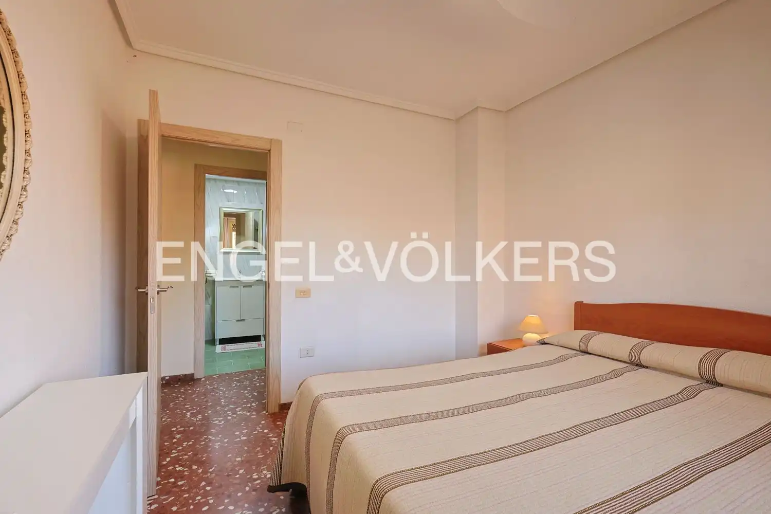 Schlafzimmer von Wohnung zur Miete in Valencia mit Klimaanlage, Heizung und Möbliert