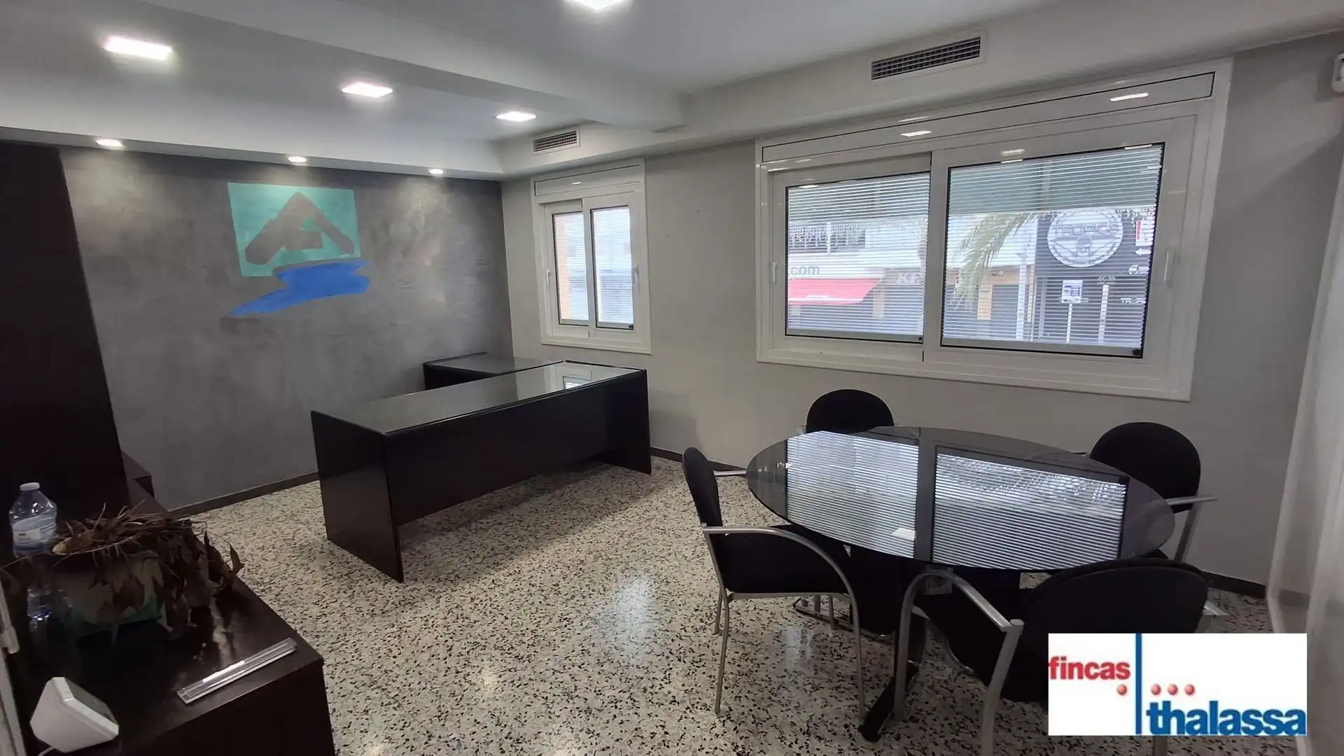 Büro zum Verkauf in Lloret de Mar mit Klimaanlage, Heizung und Möbliert