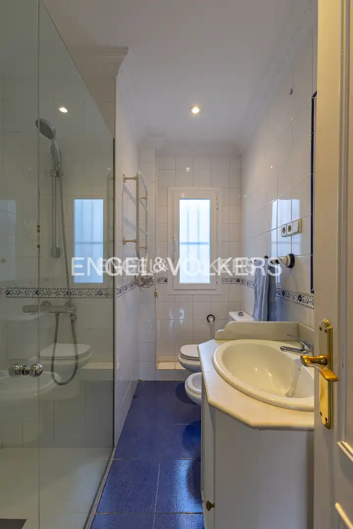 Bathroom of Flat for rent in Tetuán