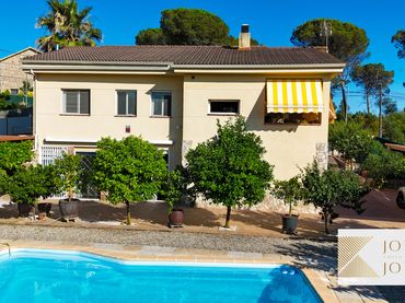 Haus mit Pool zum Verkauf in Sils