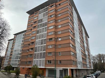 Vista exterior de Pis en venda en Burgos Capital amb Terrassa
