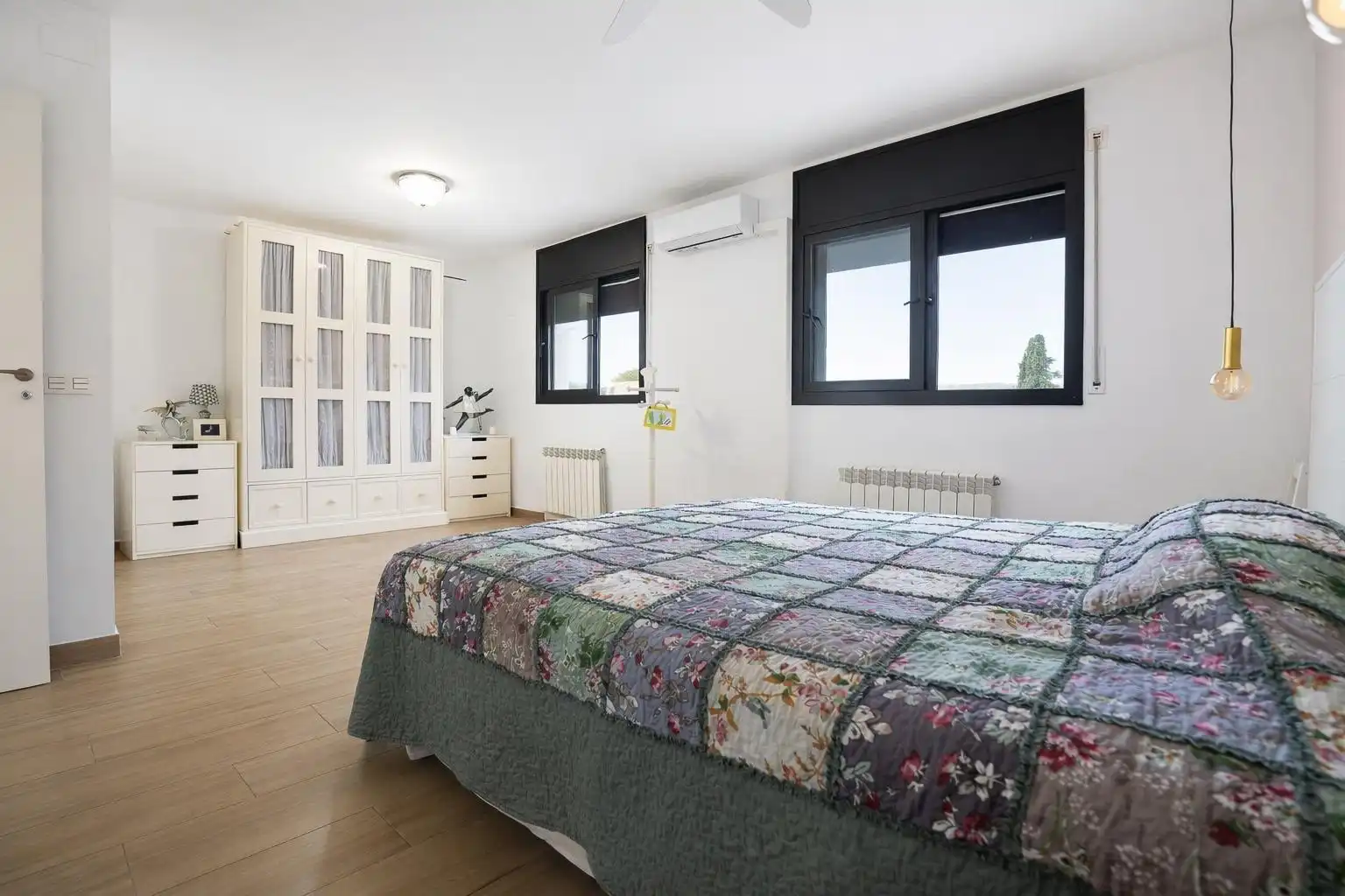 Habitación de Casa adosada en venta en Vilallonga del Camp con Aire acondicionado, Calefacción y Jardín privado