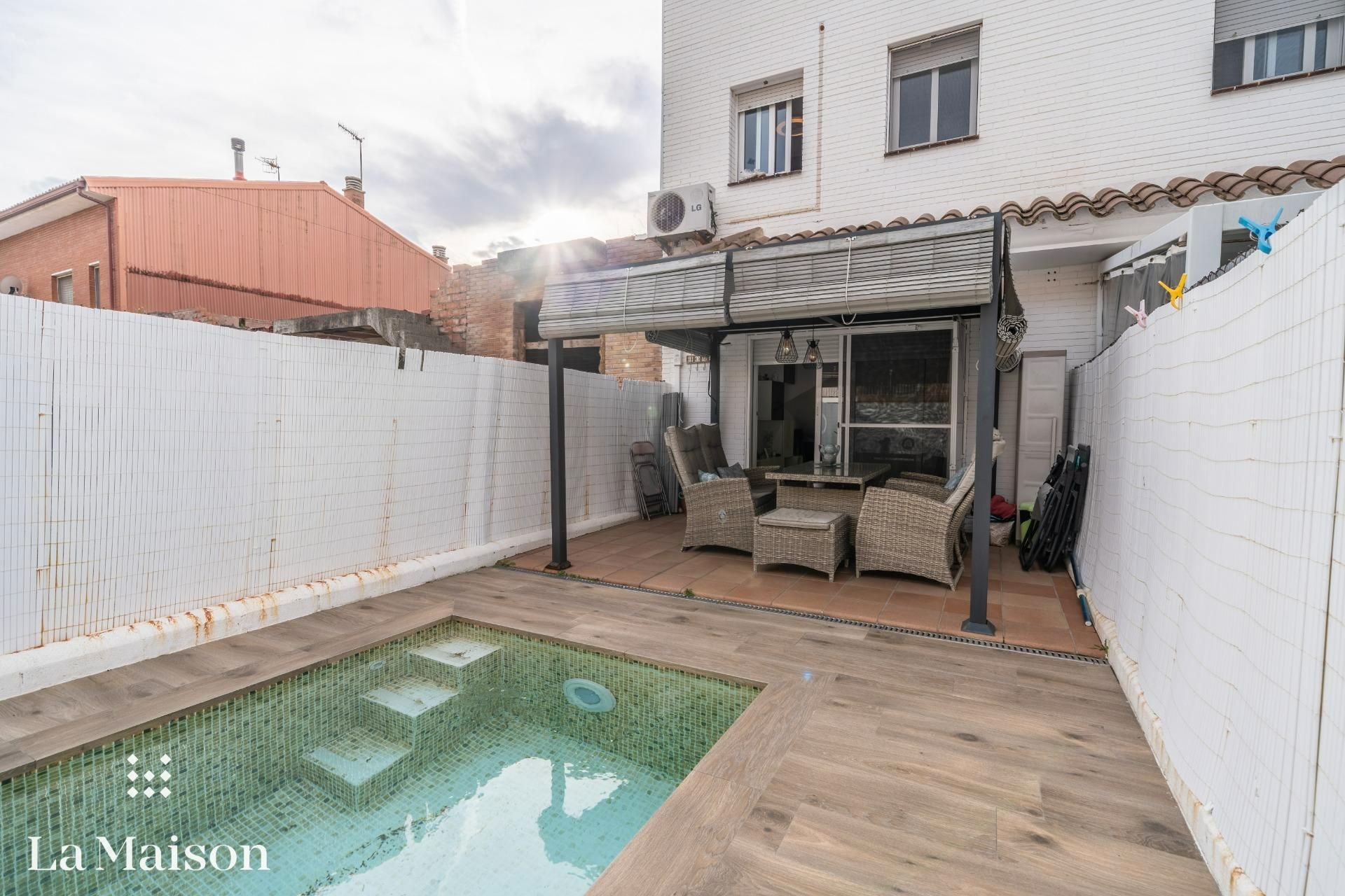 Piscina de Casa adosada en venda en Palafolls amb Aire condicionat, Calefacció i Jardí privat