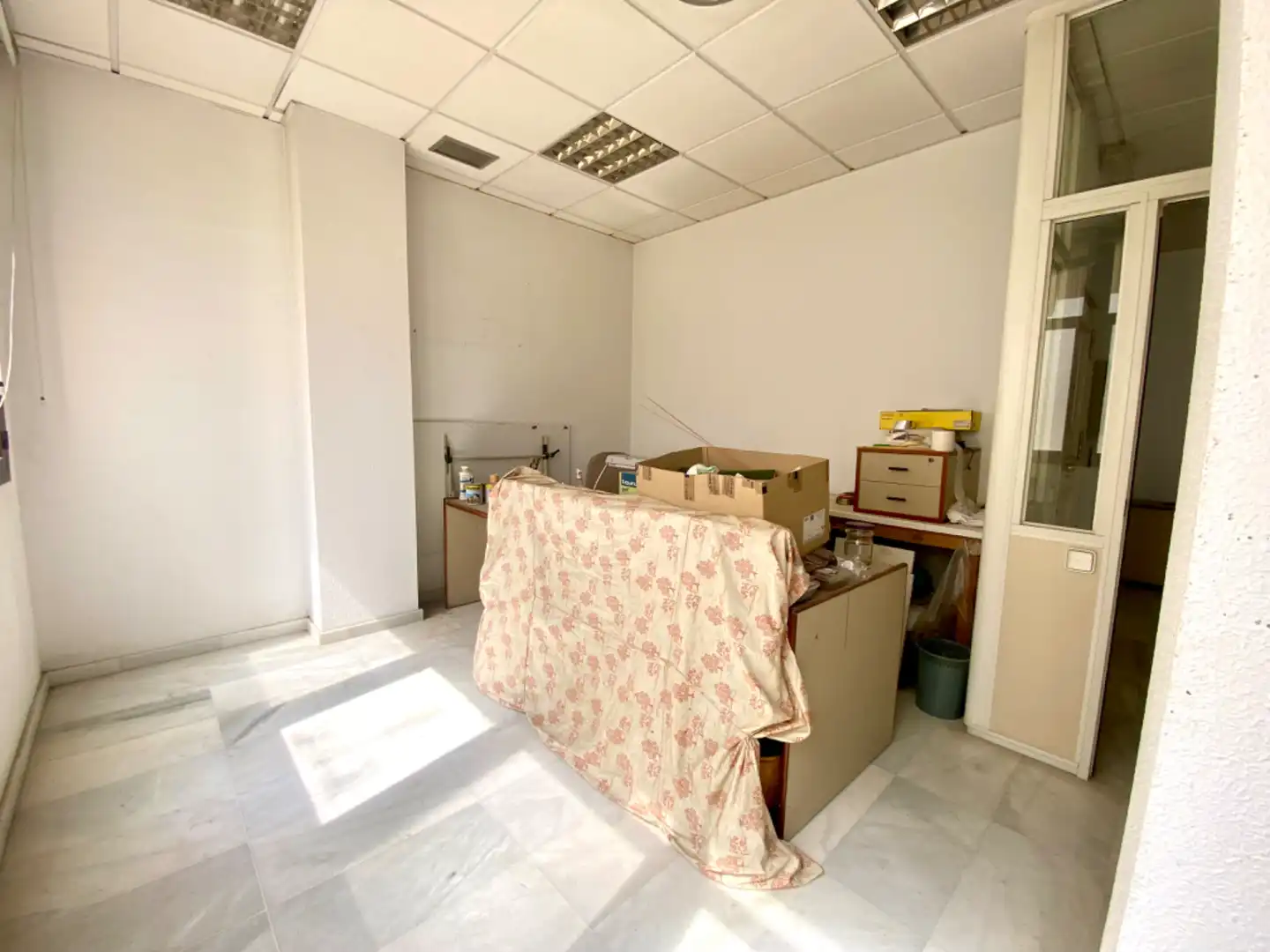Oficina en venta en Almería