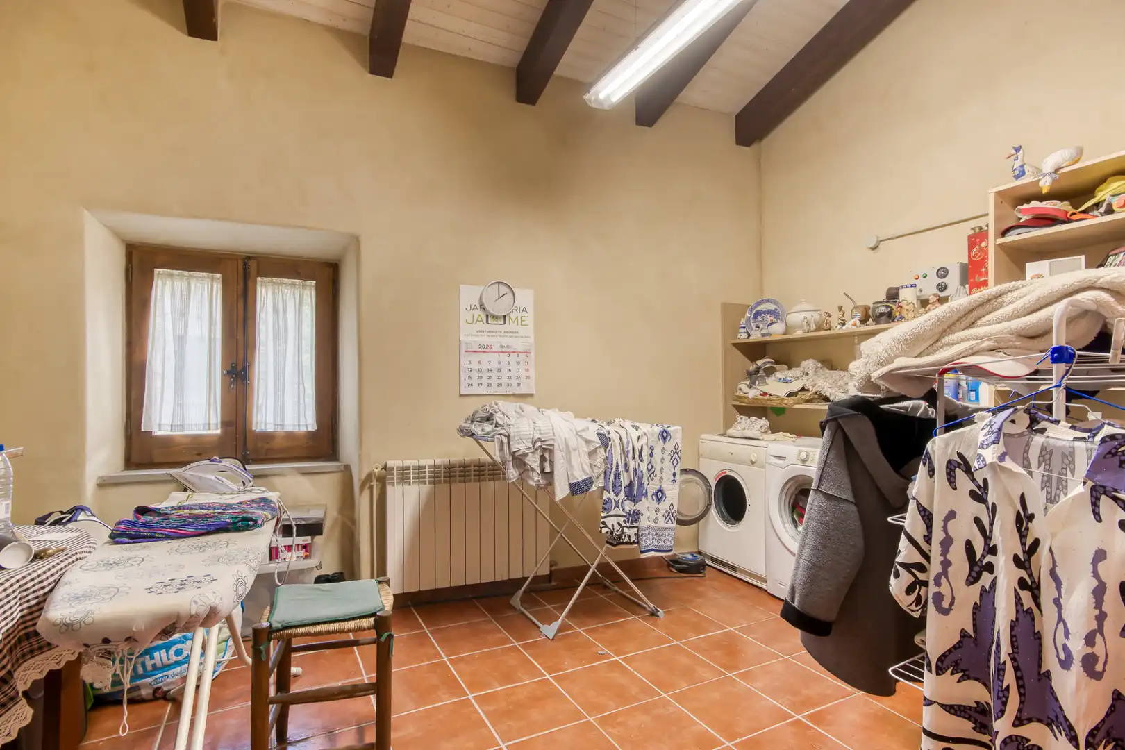 Country house zum Verkauf in Sant Joan Les Fonts mit Klimaanlage, Heizung und Privatgarten