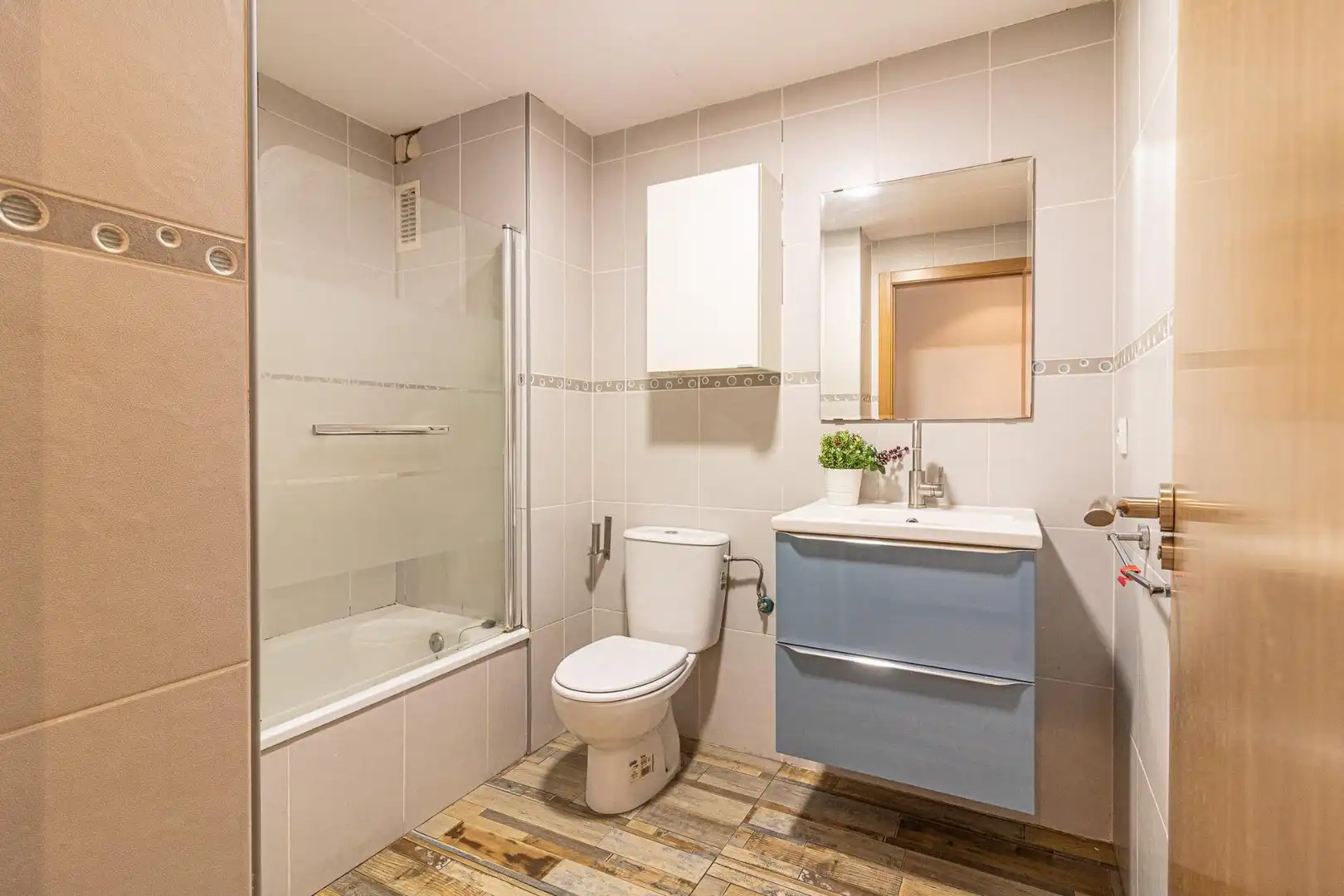 Baño de Piso en venta en Carlet con Aire acondicionado, Calefacción y Parquet