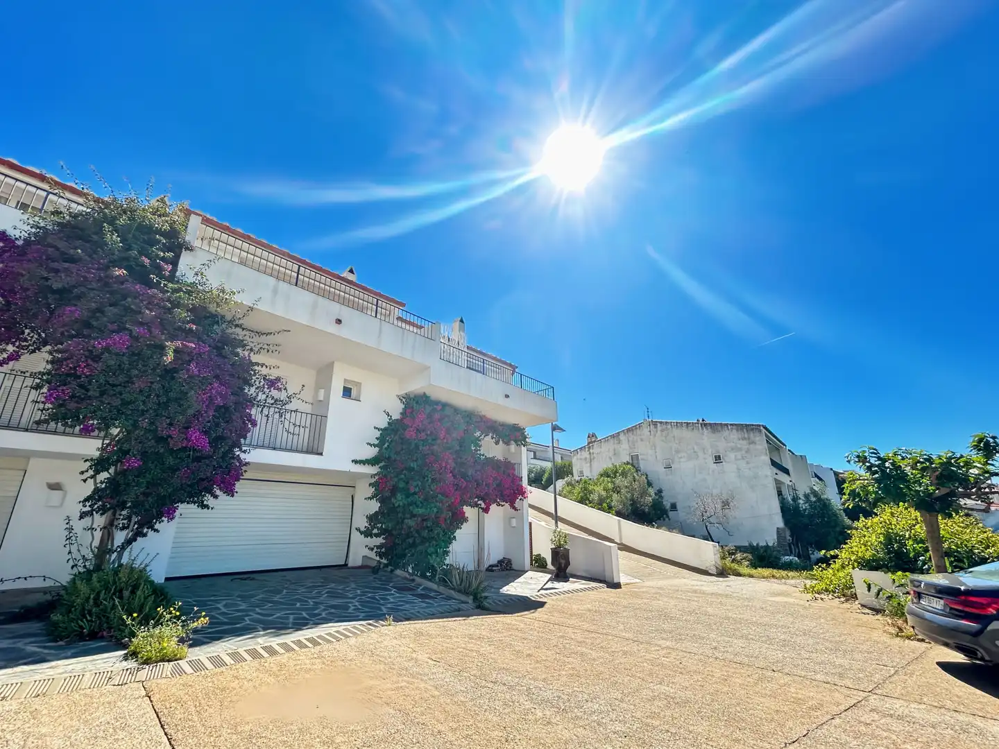 Außenansicht von Einfamilien-Reihenhaus zum Verkauf in Cadaqués mit Klimaanlage, Heizung und Terrasse