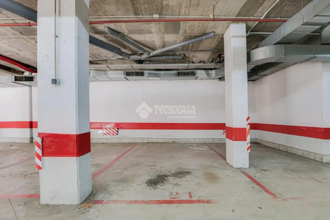 Aparcament de Pis en venda en Sabadell amb Aire condicionat i Balcó