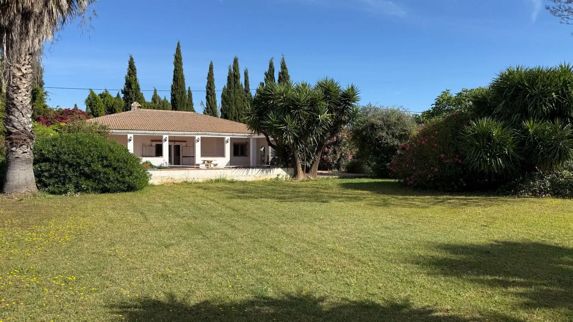 Garden of Country homes for sale in Alhaurín El Grande  with Air Conditioner and Swimming Pool