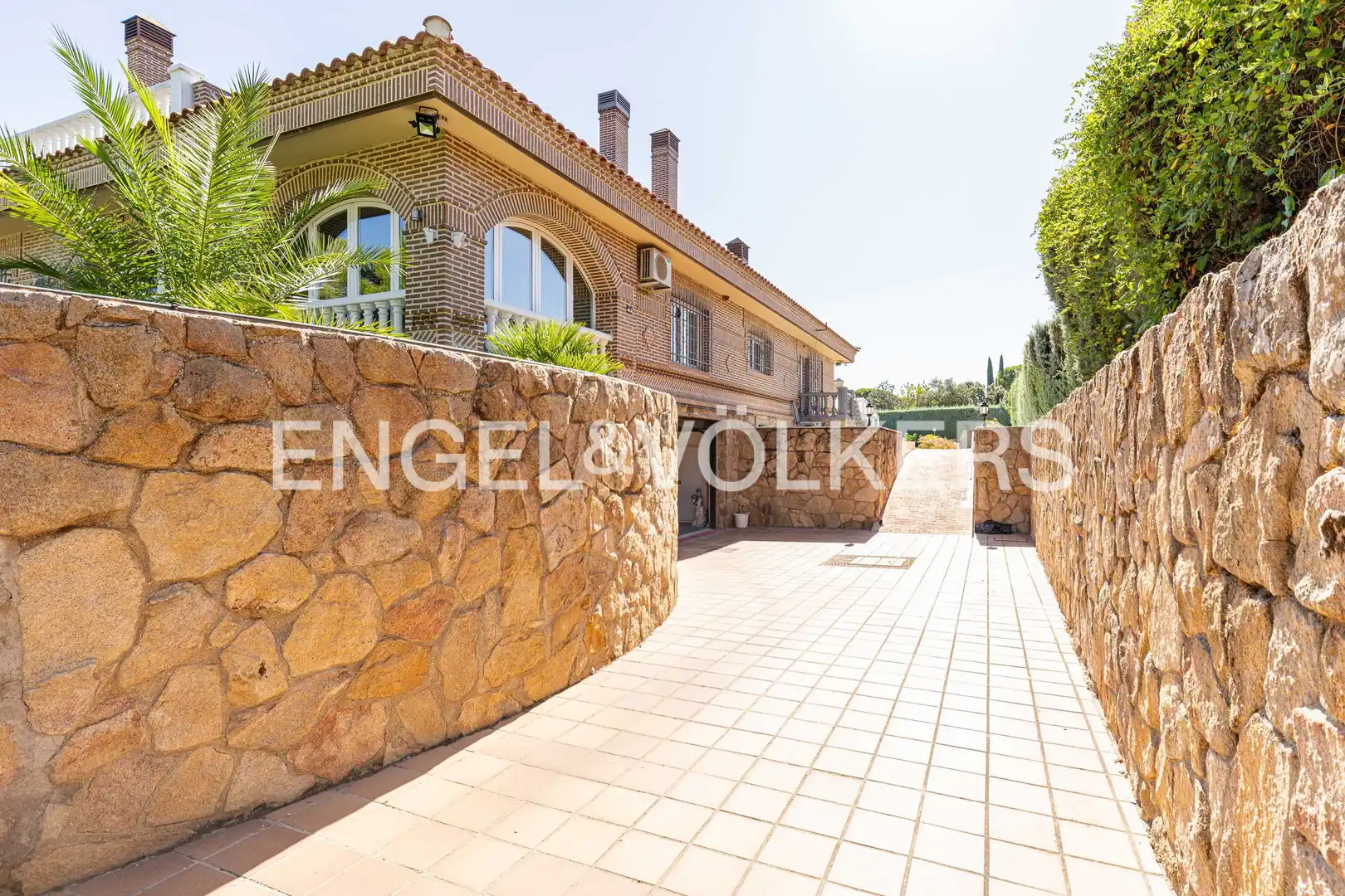 Vista exterior de Casa o chalet en venta en Villaviciosa de Odón con Calefacción y Jacuzzi