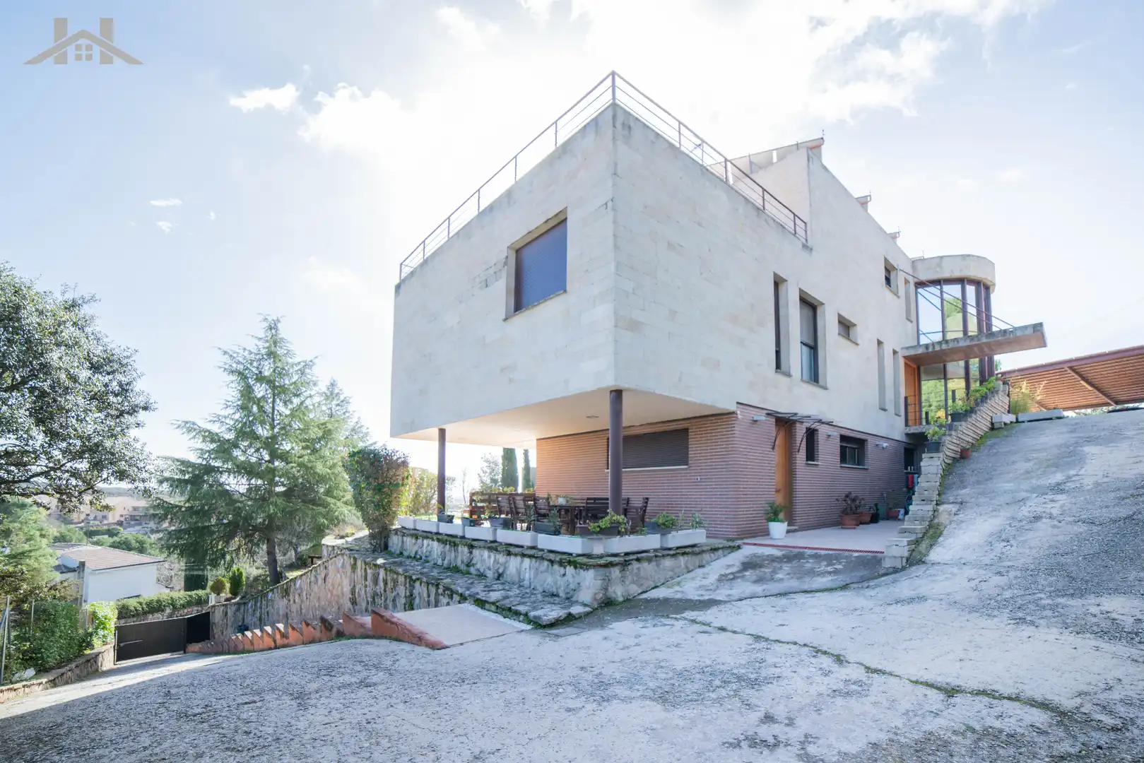 Vista exterior de Casa o xalet en venda en Torrelodones amb Aire condicionat, Calefacció i Jardí privat