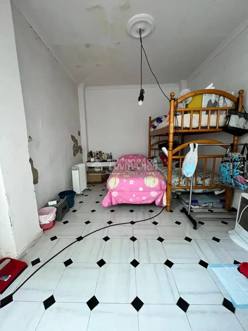 Habitación de Casa adosada en venta en Camas con Terraza