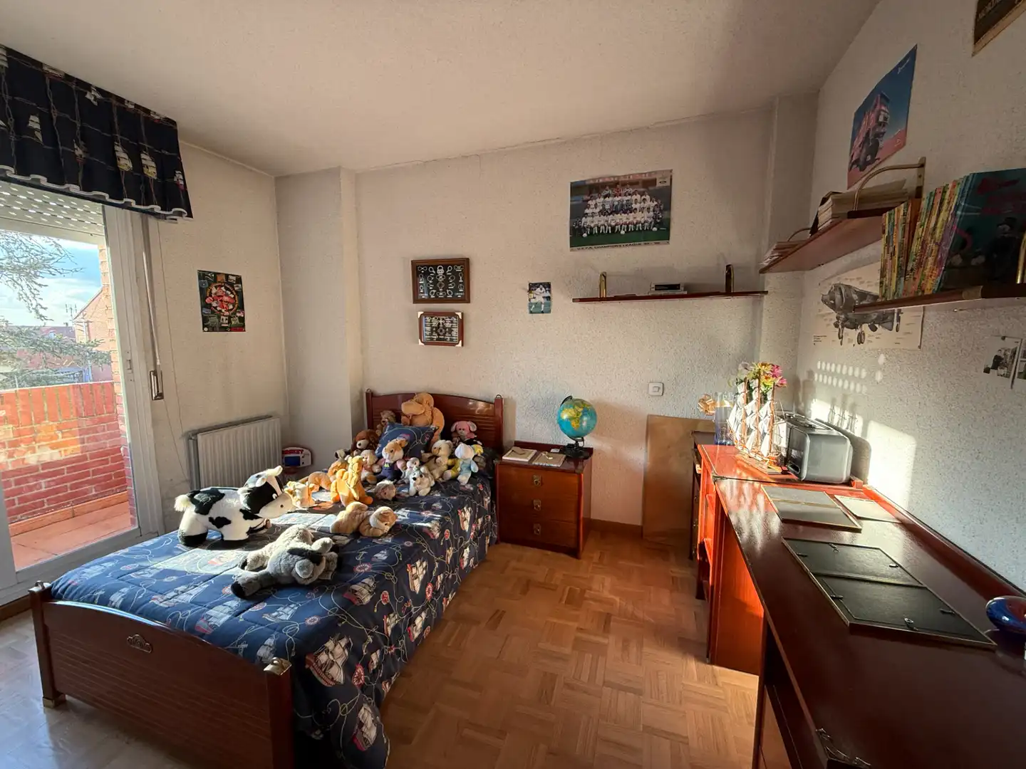 Dormitori de Casa adosada en venda en Coslada amb Calefacció, Jardí privat i Terrassa