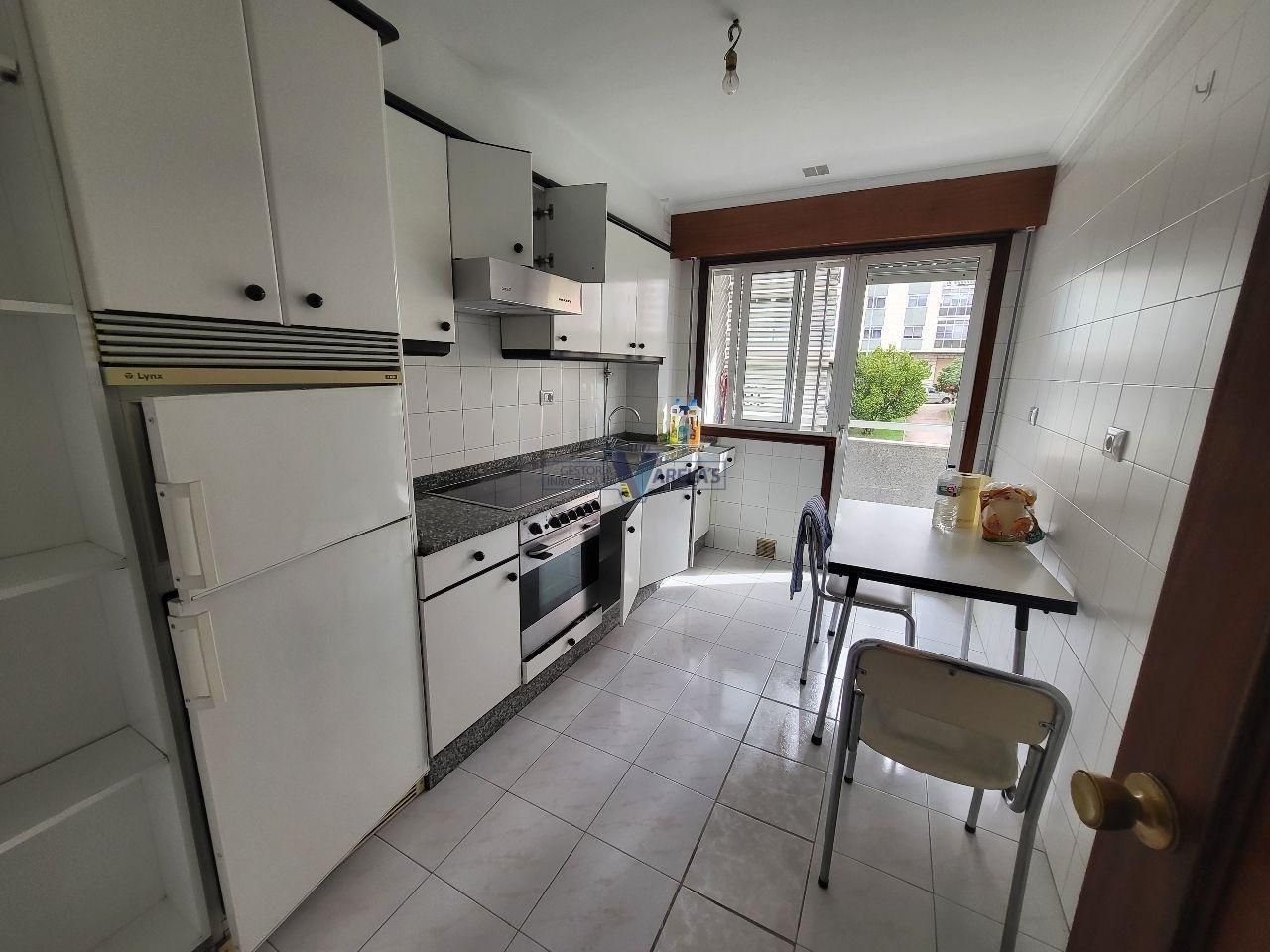 Cuina de Pis en venda en Ourense Capital  amb Calefacció, Parquet i Terrassa