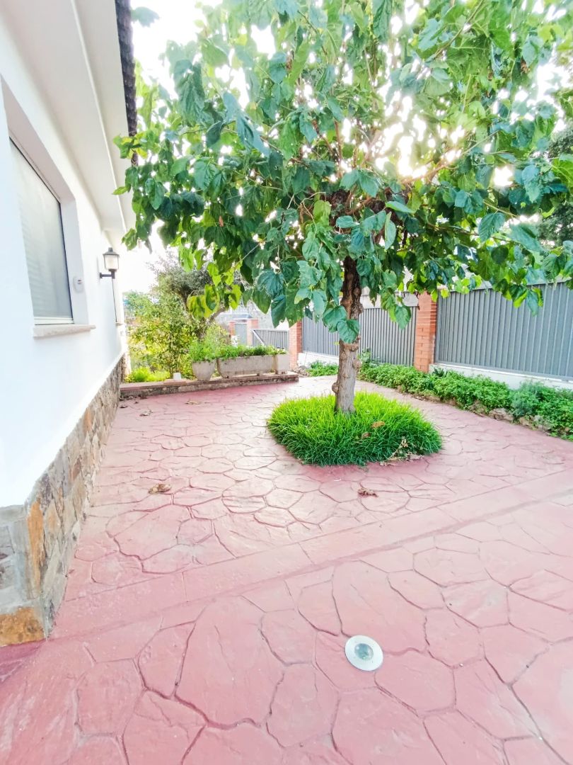 Terrassa de Casa o xalet en venda en Caldes de Montbui amb Calefacció, Jardí privat i Terrassa