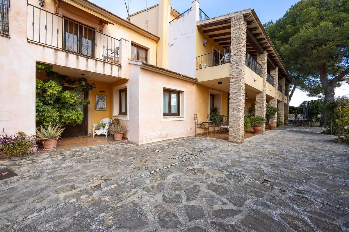 Casa con terraza en venta en Carrer de Finestrat, imagen 2