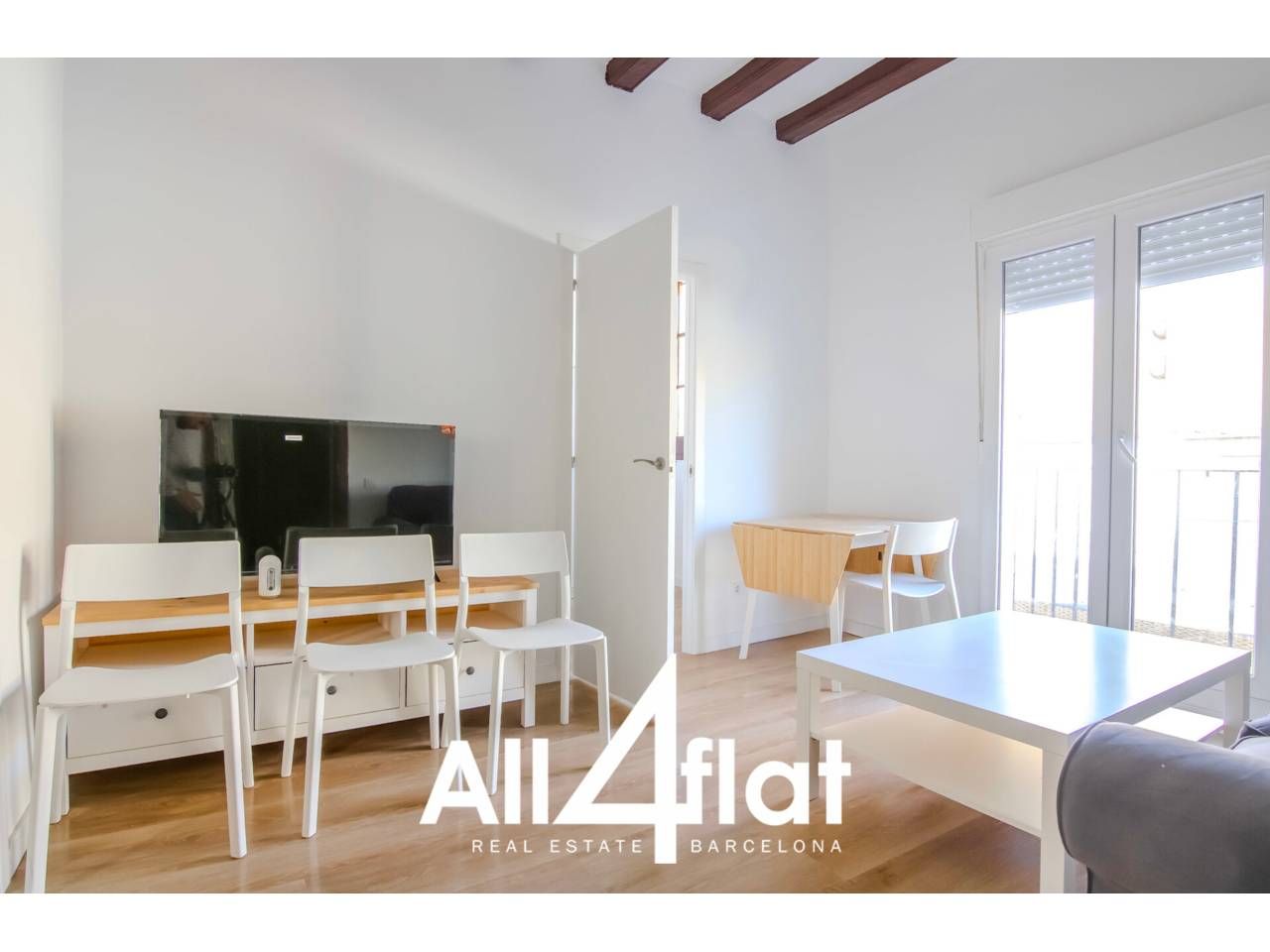 Exterior view of Flat to rent in  Barcelona Capital  with Parquet flooring, Furnished and Balcony
