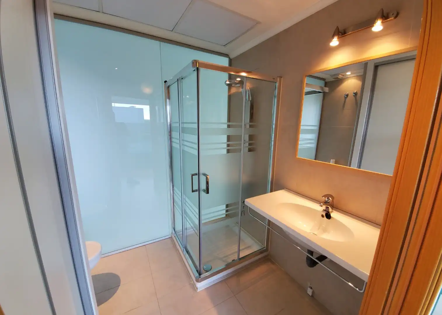 Baño de Dúplex en venta en San Sebastián de los Reyes con Aire acondicionado, Calefacción y Terraza