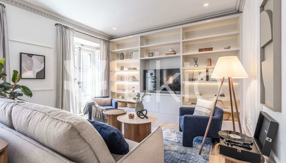 Apartamento de alquiler en Calle de Augusto Figueroa, Justicia - Chueca