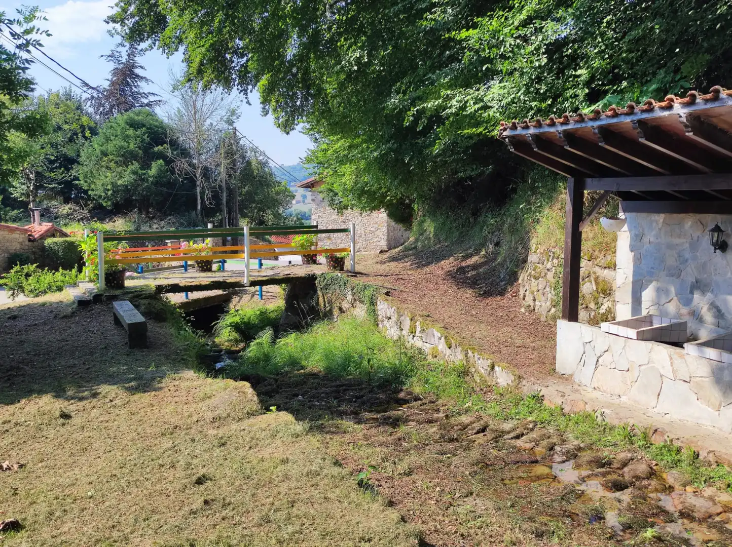 Jardí de Casa adosada en venda en Corvera de Toranzo amb Calefacció, Jardí privat i Parquet