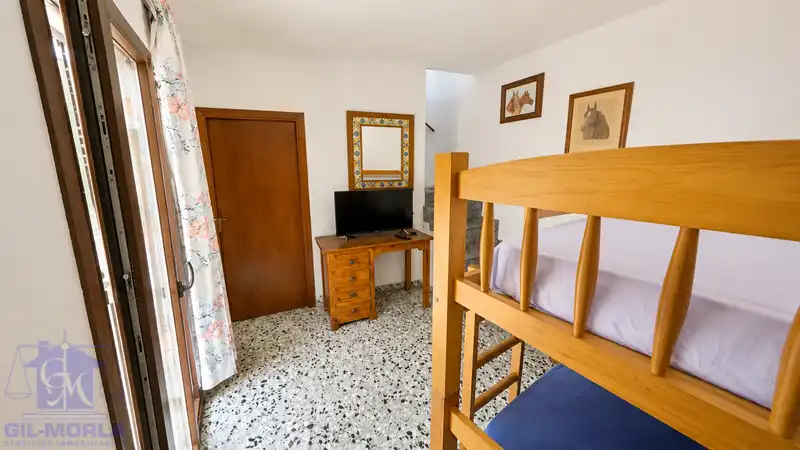 Dormitori de Casa o xalet en venda en Vélez-Málaga amb Aire condicionat, Terrassa i Moblat