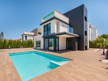 Chalet con piscina en venta en Río Jarama