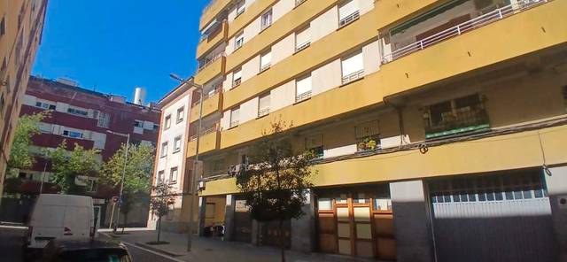 Piso en Venta en C/ Ángel Guimerà en Centre