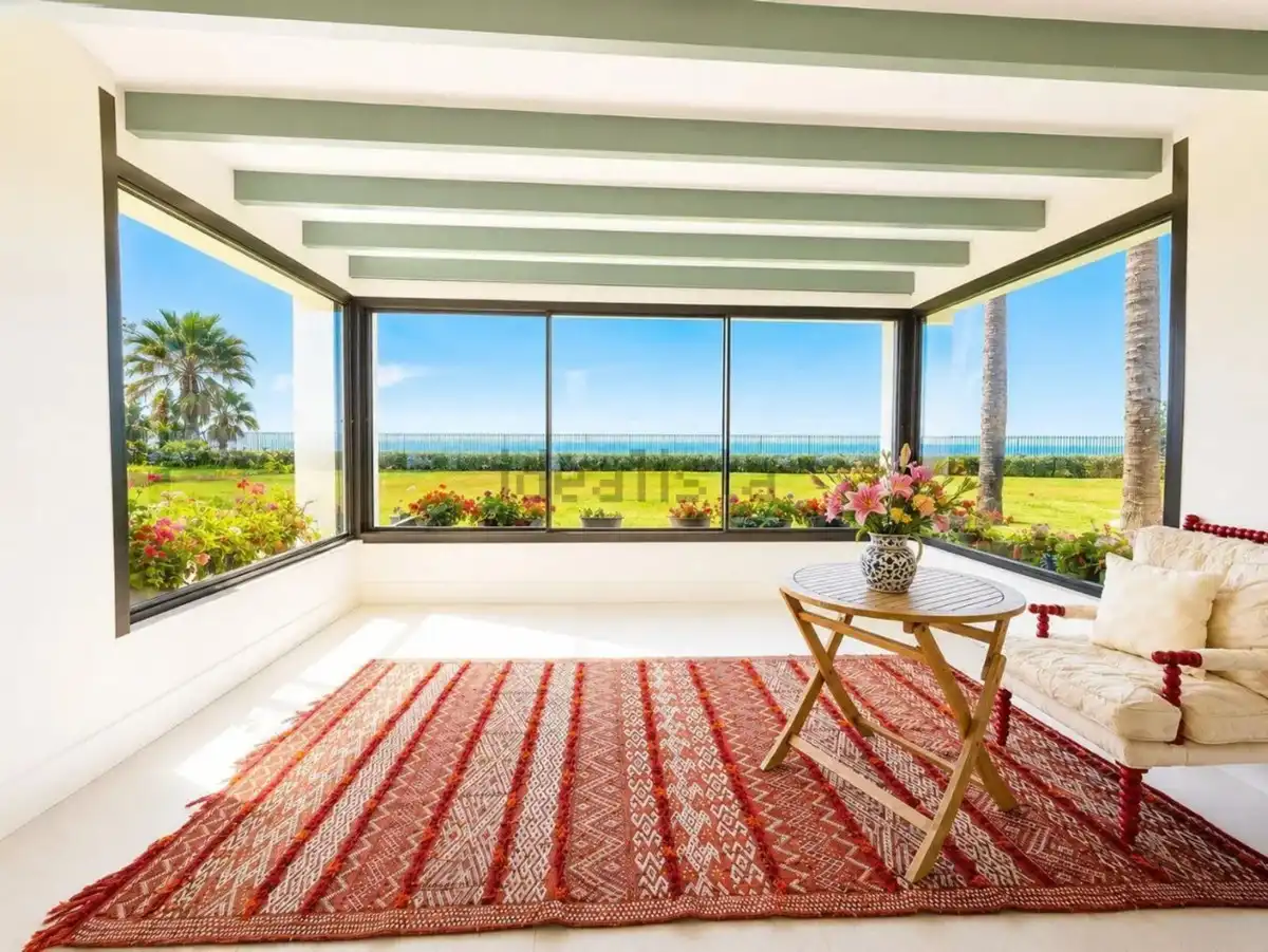 Sala d'estar de Casa o xalet de lloguer en Estepona amb Aire condicionat, Jardí privat i Terrassa