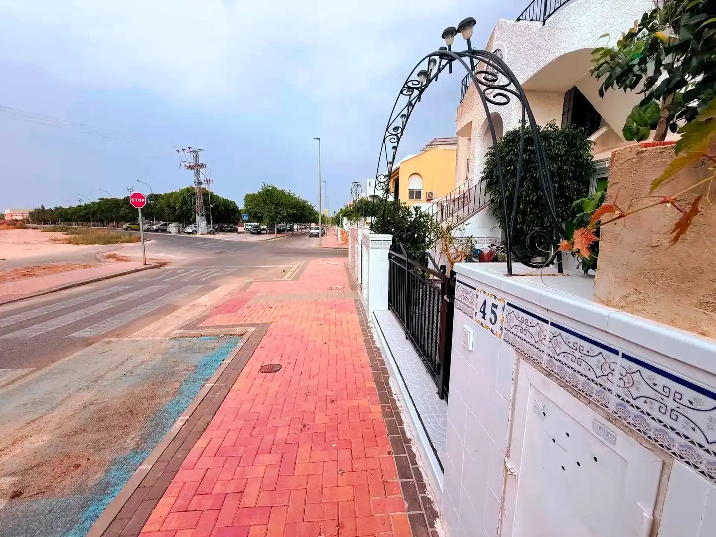 Vista exterior de Casa adosada en venta en Los Alcázares con Aire acondicionado y Alarma
