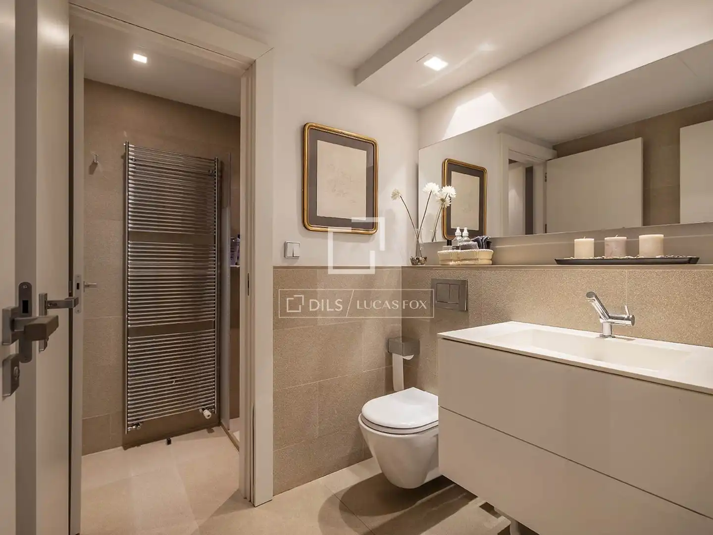 Bany de Casa o xalet en venda en Barcelona amb Aire condicionat, Calefacció i Jardí privat