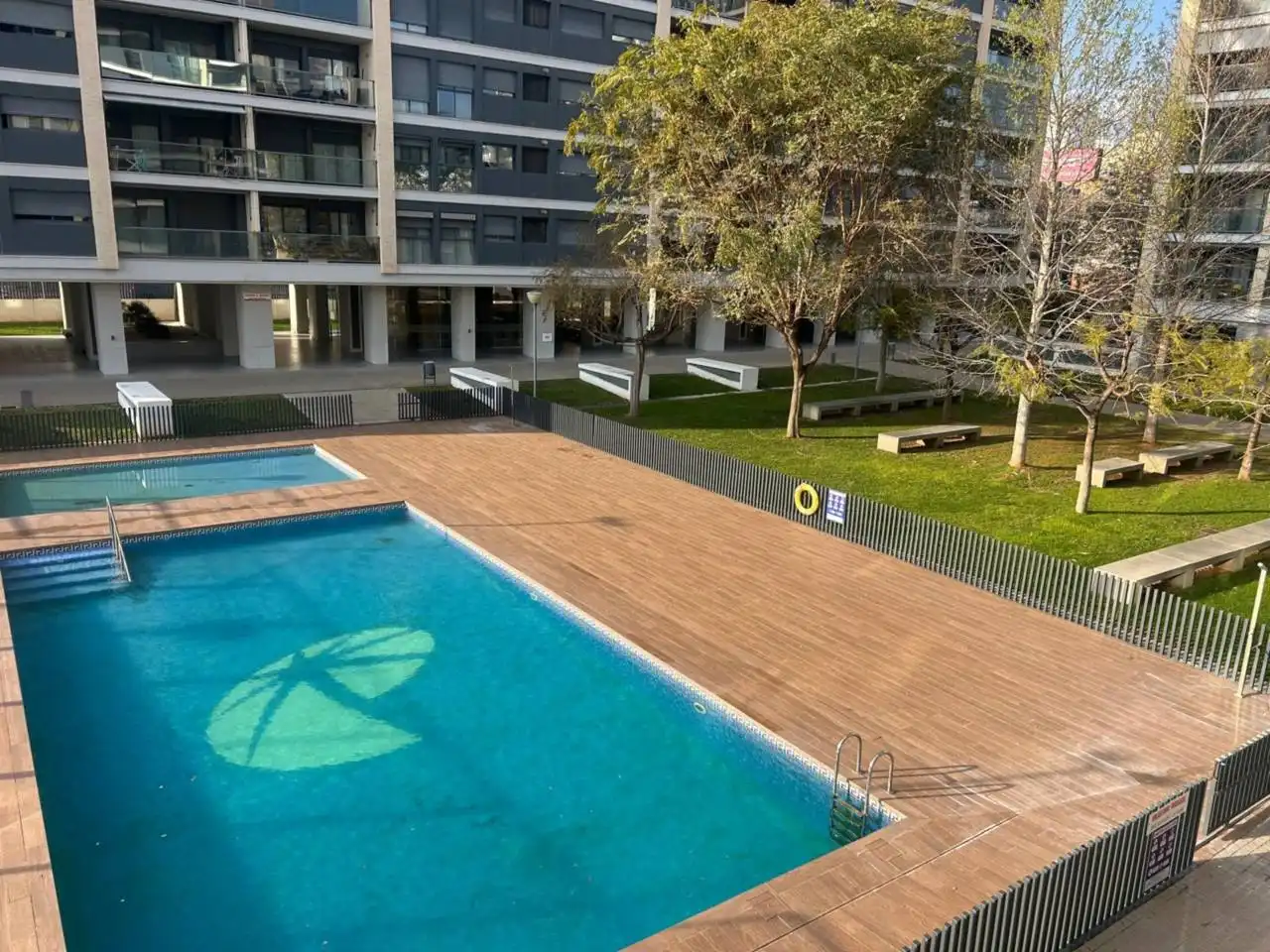 Schwimmbecken von Wohnung zum Verkauf in Castellón de la Plana / Castelló de la Plana mit Klimaanlage, Parkett und Terrasse