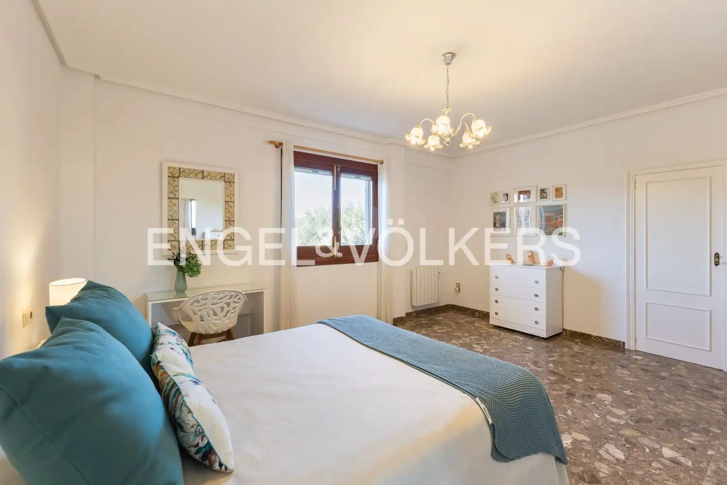 Habitación de Casa o chalet en venta en Pedralba con Calefacción, Jardín privado y Terraza