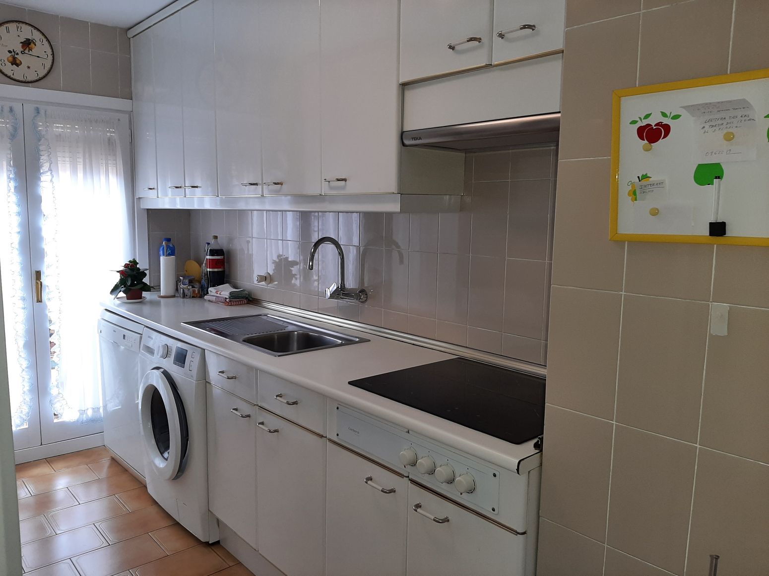 Cuina de Pis de lloguer en Alcalá de Henares amb Aire condicionat, Calefacció i Moblat