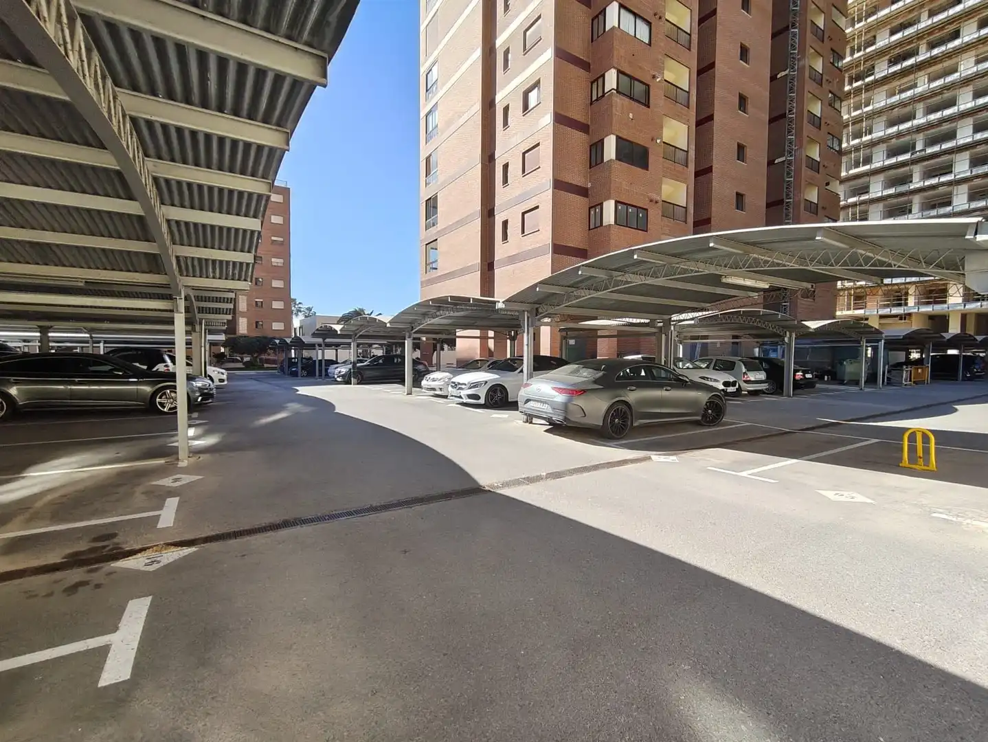 Parkplatz von Wohnungen zum Verkauf in Villajoyosa / La Vila Joiosa mit Klimaanlage, Heizung und Privatgarten