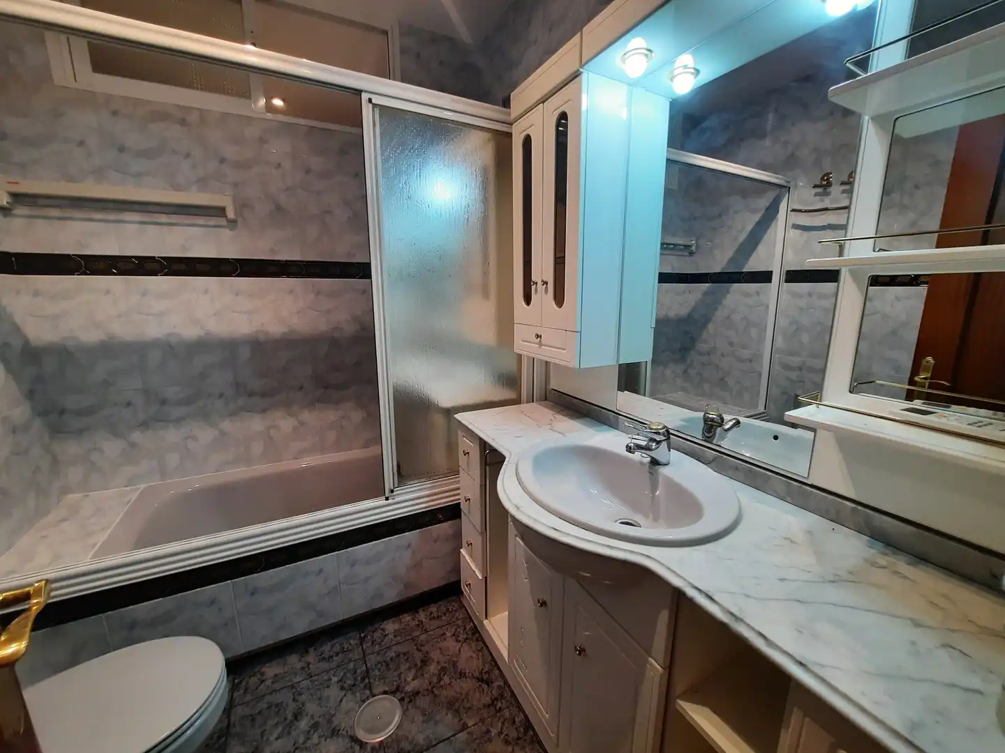 Badezimmer von Wohnung zur Miete in Madrid mit Klimaanlage, Heizung und Parkett