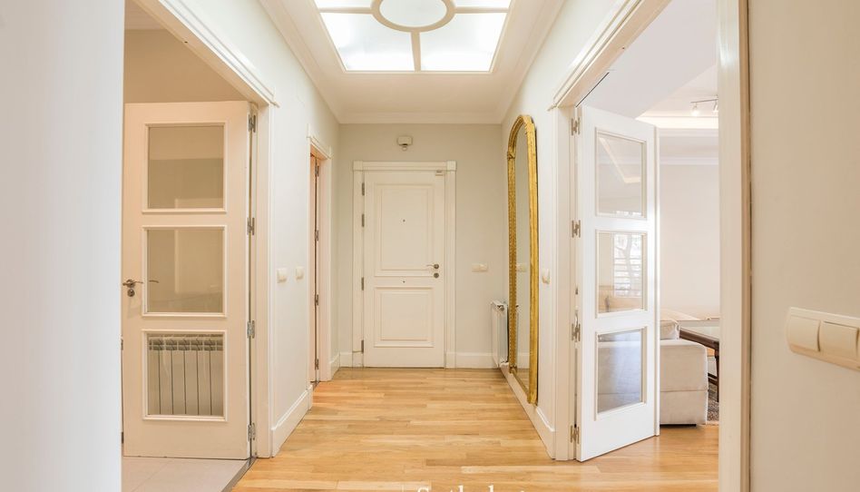 Apartamento de alquiler en Paseo de Eduardo Dato, Almagro - Imagen 2