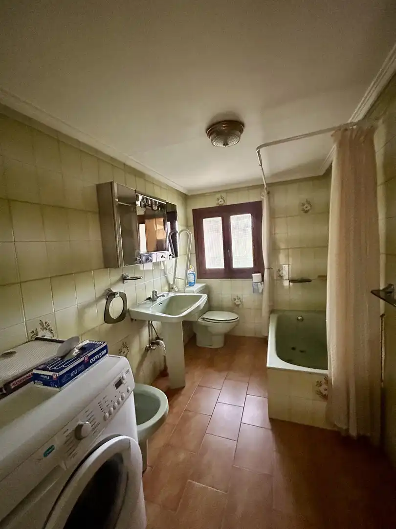 Baño de Finca rústica en venta en Riello con Calefacción