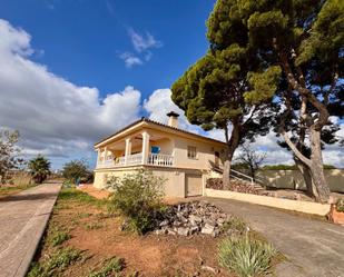 Vista exterior de Casa o xalet en venda en Bétera amb Aire condicionat, Calefacció i Jardí privat